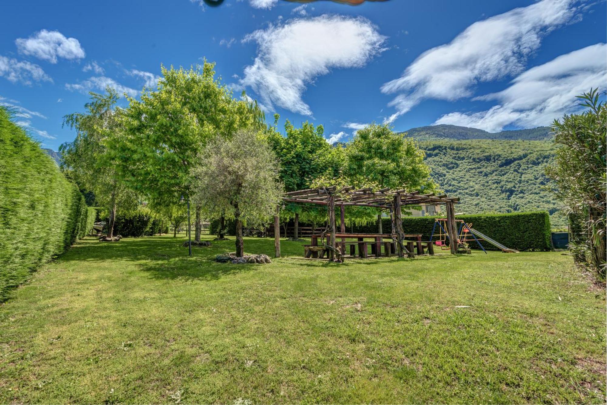Villa La Corte With Amazing Pool And Garden Коліко Екстер'єр фото